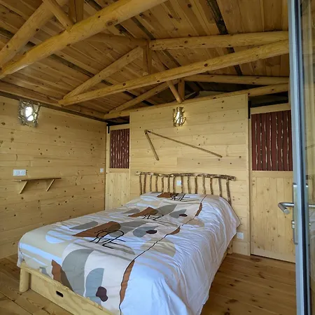 Perchee Romantique Avec Climatisation A St Paulien - Fr-1-582-535 Bed & Breakfast *