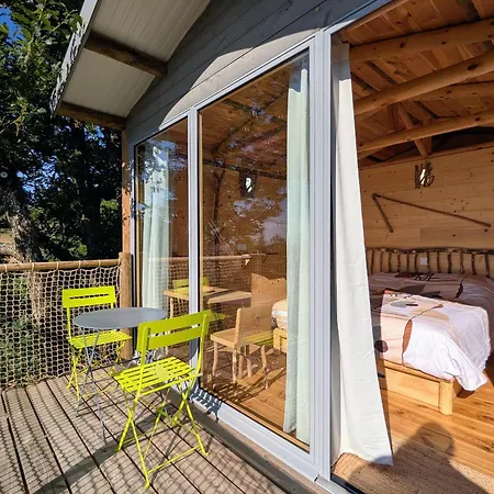 Perchee Romantique Avec Climatisation A St Paulien - Fr-1-582-535 Bed & Breakfast Saint-Paulien