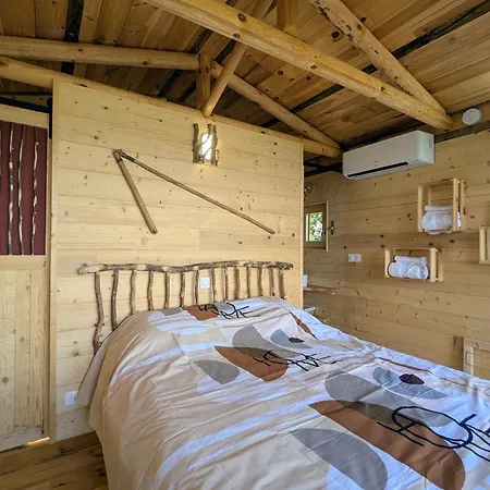 Perchee Romantique Avec Climatisation A St Paulien - Fr-1-582-535 Bed & Breakfast Saint-Paulien